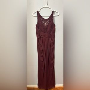 Size 4 David’s bridal lace maroon burgundy bridesmaid dress